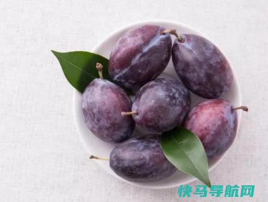 西梅里面有虫子吃了办？西梅中间发黑是坏了吗